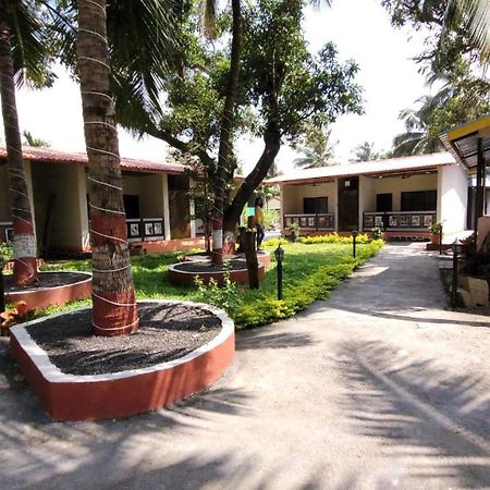 Happy Holiday Alibaug Hotel Alībāg Eksteriør billede