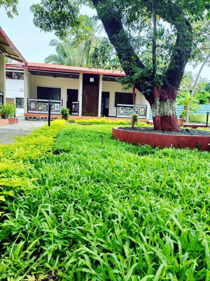 Happy Holiday Alibaug Hotel Alībāg Eksteriør billede