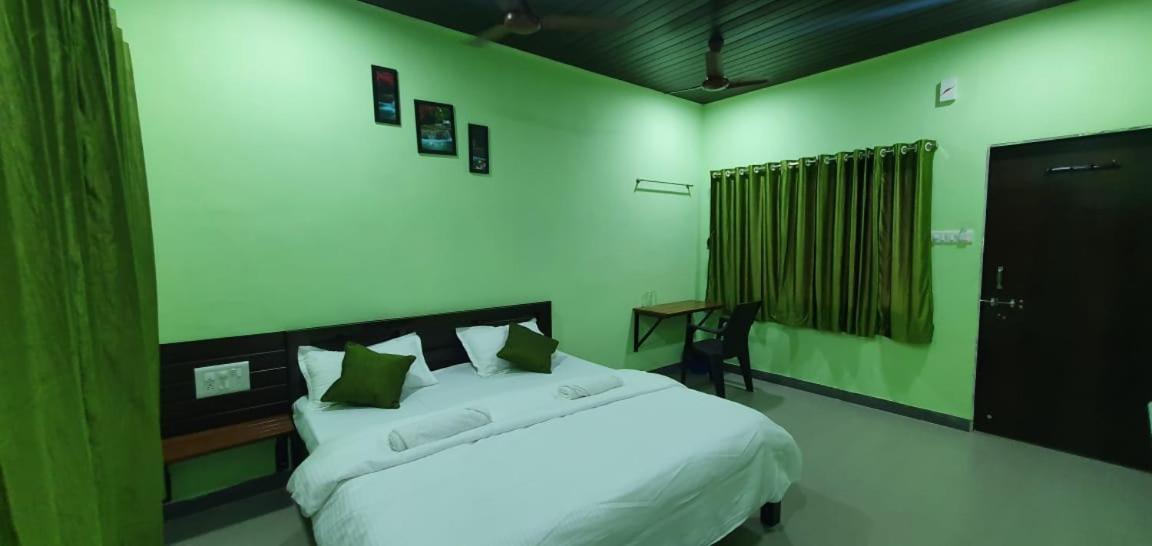 Happy Holiday Alibaug Hotel Alībāg Eksteriør billede