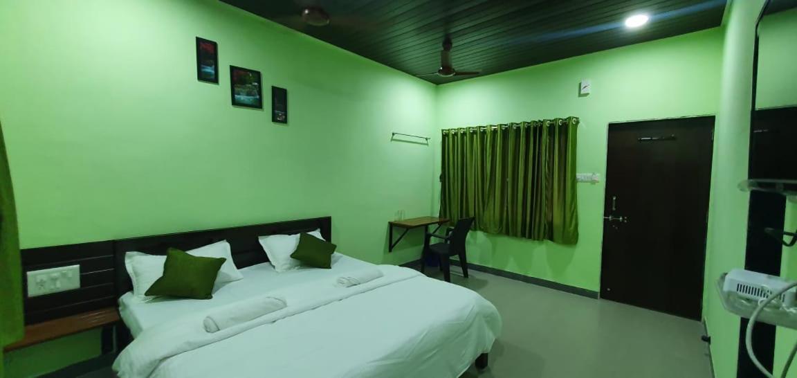 Happy Holiday Alibaug Hotel Alībāg Eksteriør billede