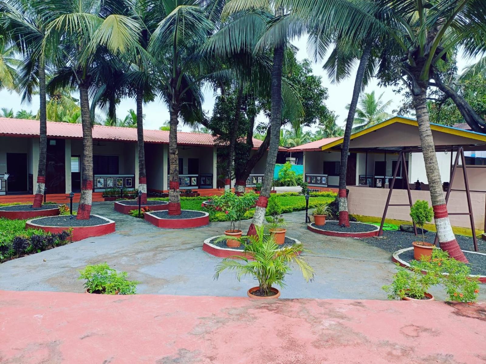Happy Holiday Alibaug Hotel Alībāg Eksteriør billede